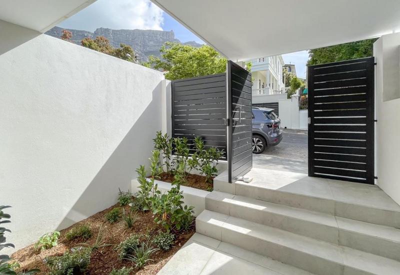 4 Bedroom Property for Sale in Oranjezicht Western Cape